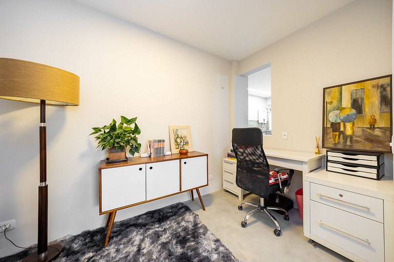 Lindo apartamento 2 quartos no Bairro Cabral em de Curitiba.