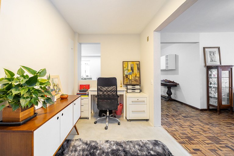 Lindo apartamento 2 quartos no Bairro Cabral em de Curitiba.